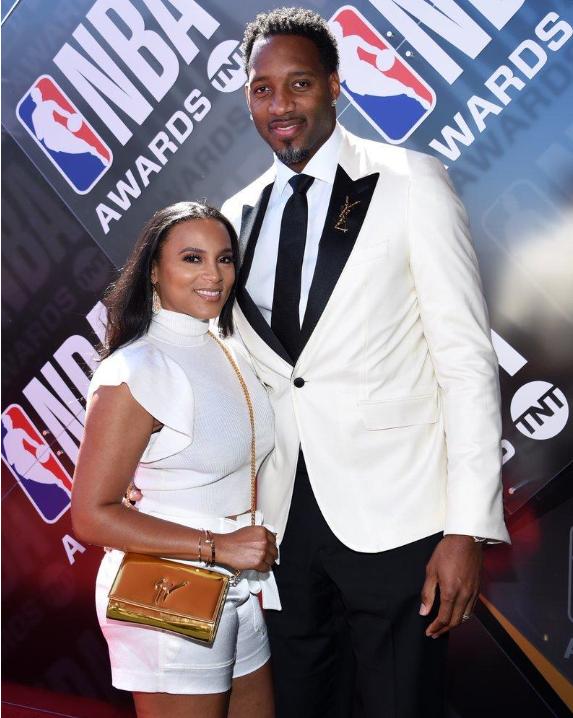 尽管他在常 尽管他在常